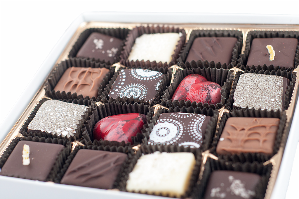 Sweet 16 Valentine's Chocolate Gift Box 02
